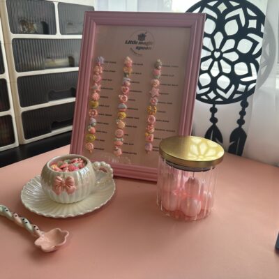 TEENAGER GIRL'S MYSTERY BOX